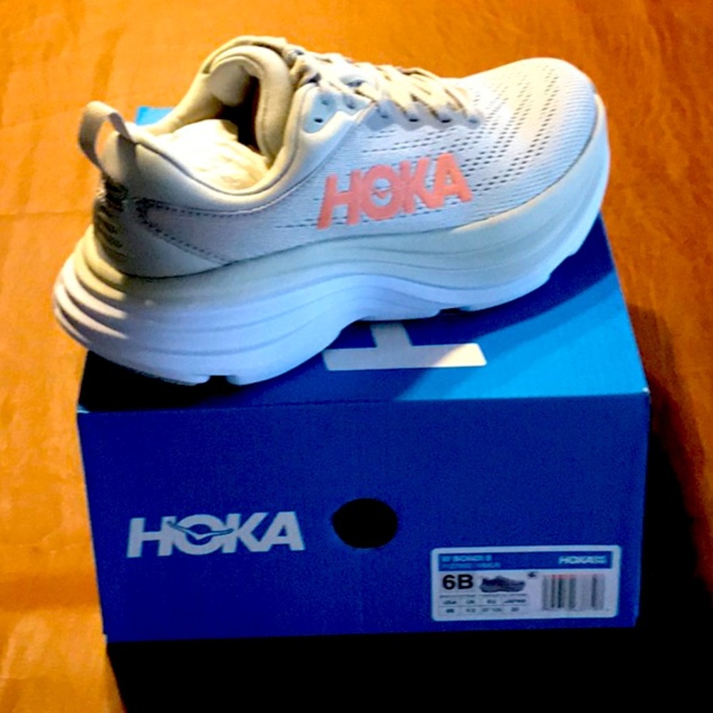 Hoka Women’s Bondi 8